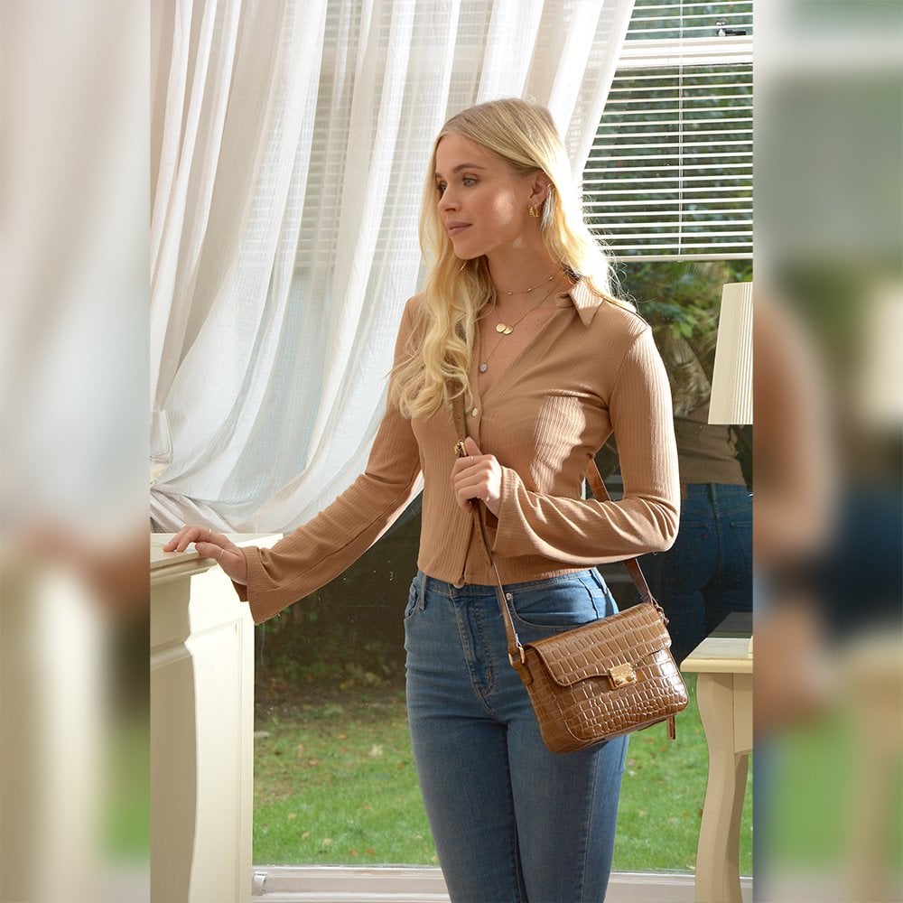 Женская кожаная сумка Ashwood C50 Tan (Рыжий)