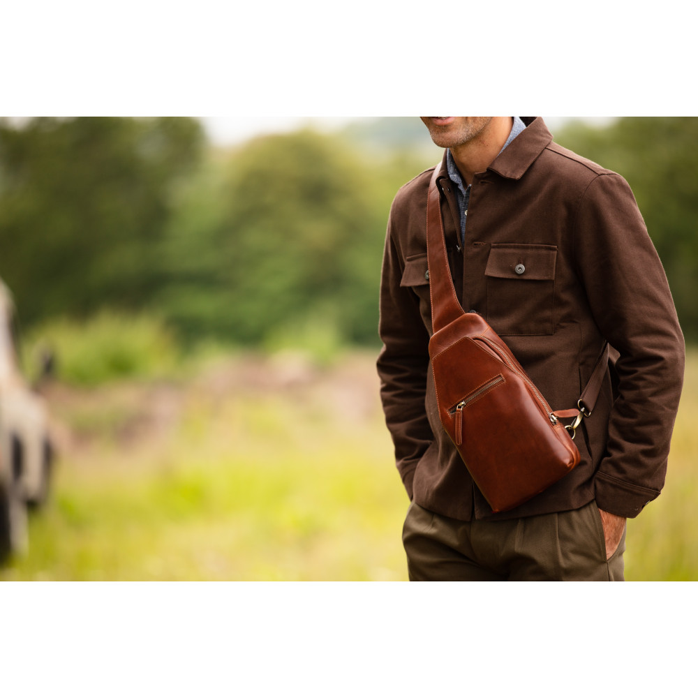 Сумка кожаная нагрудная Ashwood K43 Chestnut (Каштановый)