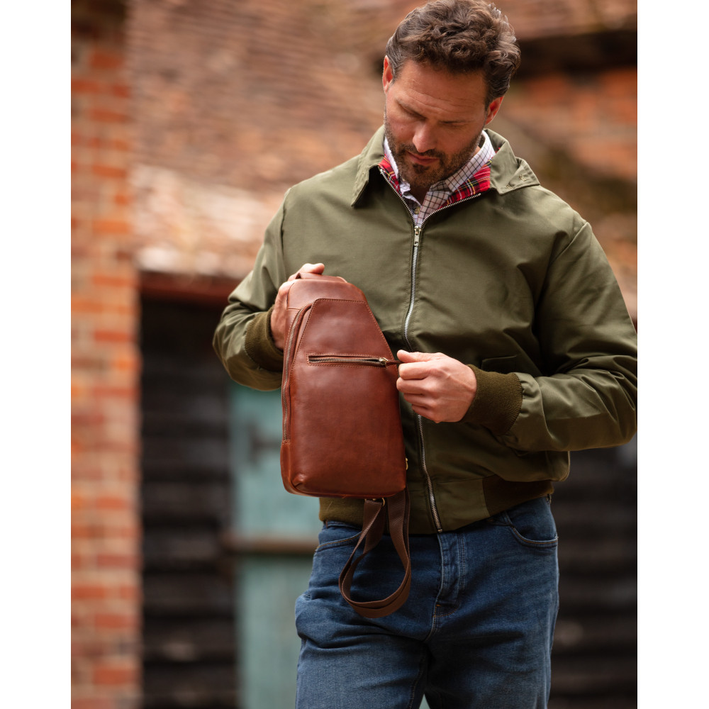 Сумка кожаная нагрудная Ashwood K43 Chestnut (Каштановый)